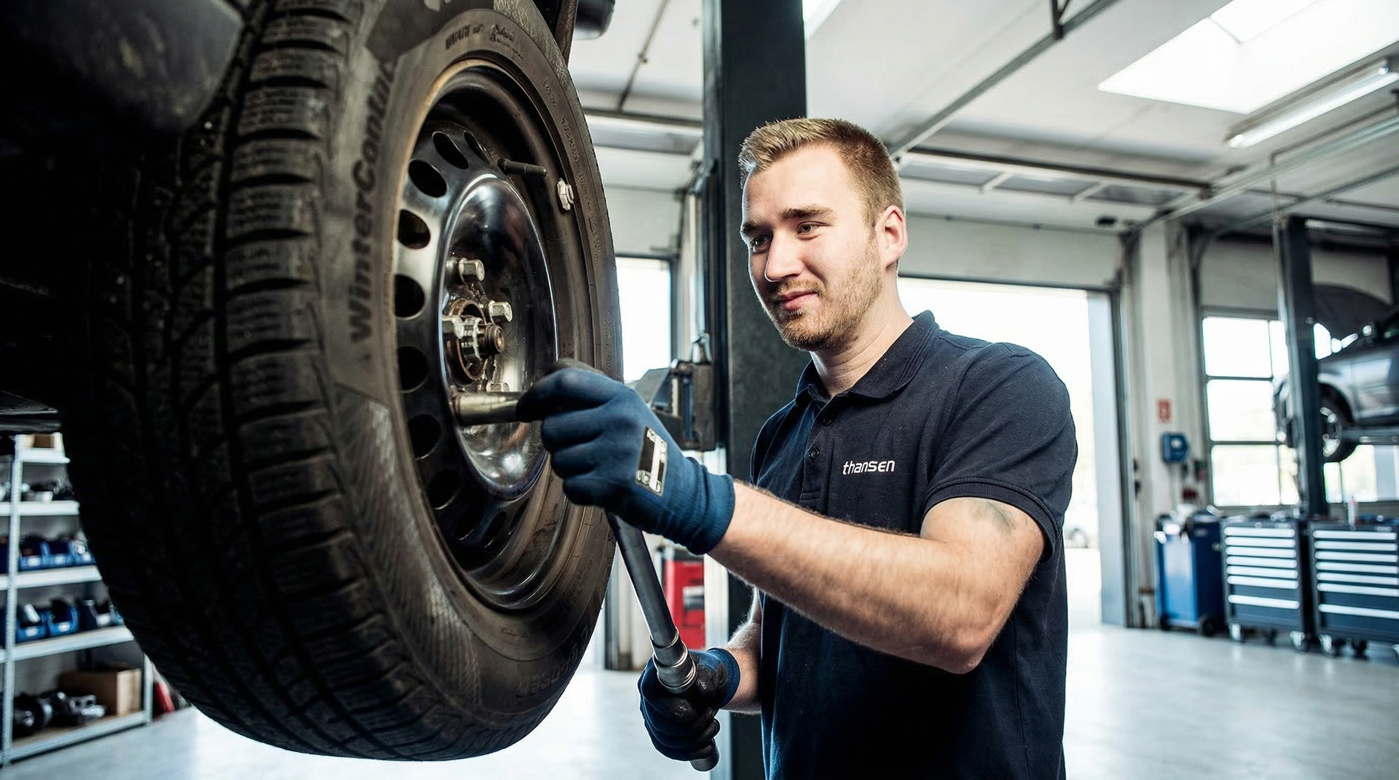 Book tid til d&aelig;k- eller hjulskifte